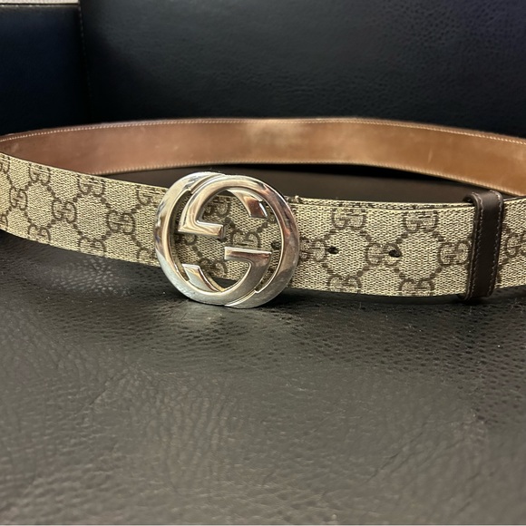 GUCCI GG Supreme Belt with G Buckle - Picture 5 of 13